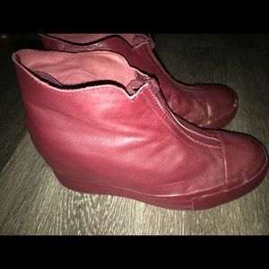 Cranberry Leather Converse wedge sneakers